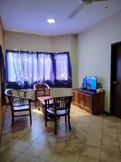 Homestay Elina - Cheap And Cosy Порт-Діксон Екстер'єр фото